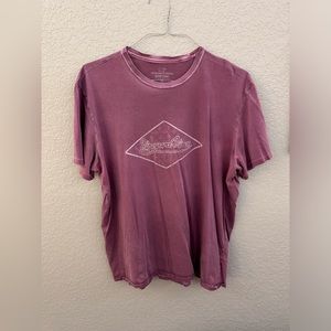 Vineyard vines island tee